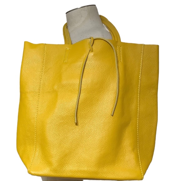 CHALA YELLOW ITALIAN SOFT LEATHER TOTE BAG. - Picture 2 of 12